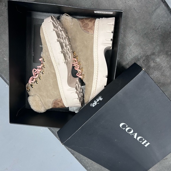 Coach winter boots, never worn - Picture 2 of 3